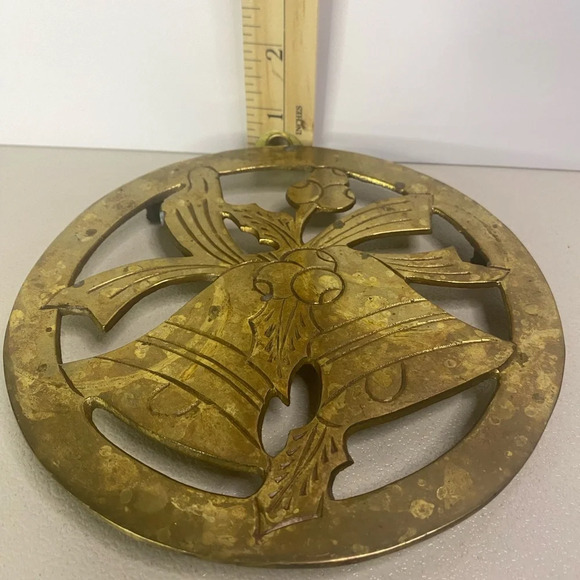 Brass Christmas trivet vintage pot table holder counter decoration - Picture 5 of 5